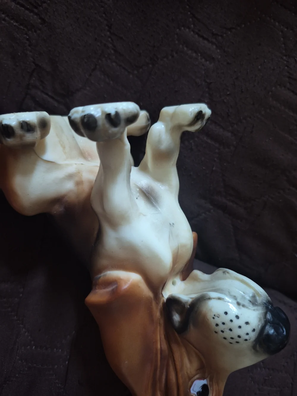 BREYER JOLLY CHOLLY Brown & Cream Basset Hound Dog Ceramic Figurine - Pet Décor